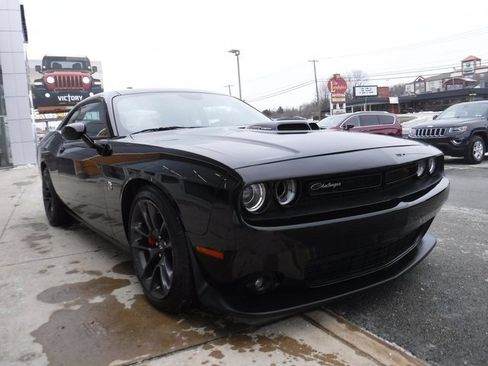Used 2022 Dodge Challenger R/T Scat Pack w/ Shaker Package image 9