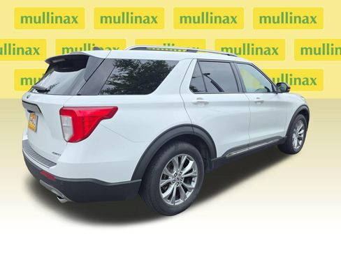 Used 2021 Ford Explorer Limited w/ Equipment Group 301A AWD/4WD image 3