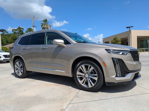 Used 2022 Cadillac XT6 Premium Luxury image 1