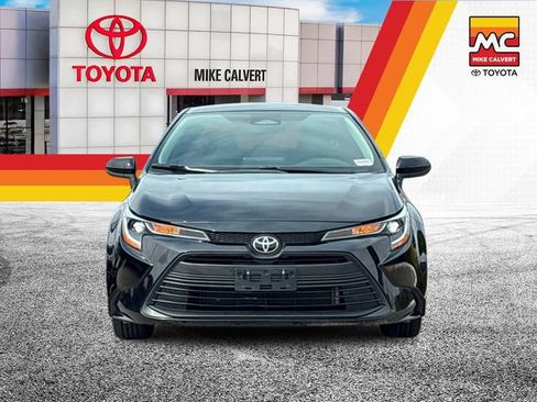 Used 2025 Toyota Corolla LE FWD image 8