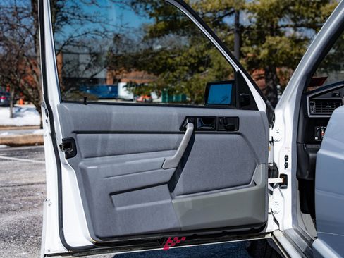 Used 1991 Mercedes-Benz 190 E 2.6 image 35