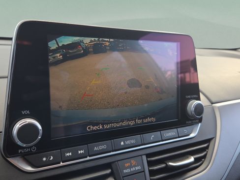 Used 2024 Nissan Altima 2.5 SR FWD image 19