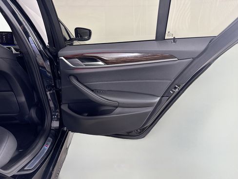 Used 2023 BMW 540i 540i w/ M Sport Package image 26