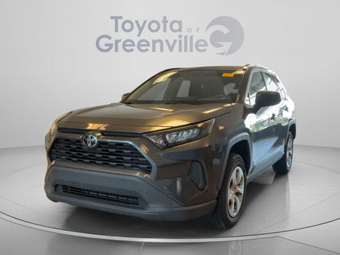 Used 2020 Toyota RAV4 LE FWD image 1