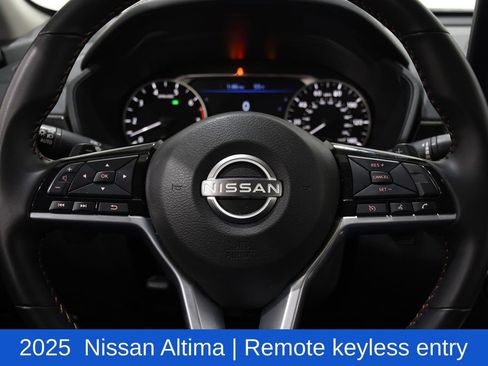 Used 2025 Nissan Altima 2.5 SR w/ SR Premium Package image 11