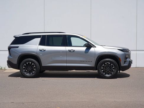 Certified 2025 Chevrolet Traverse Z71 w/ Enhanced Driving Package AWD/4WD image 2