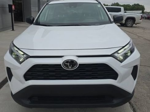 Used 2025 Toyota RAV4 LE AWD/4WD image 5