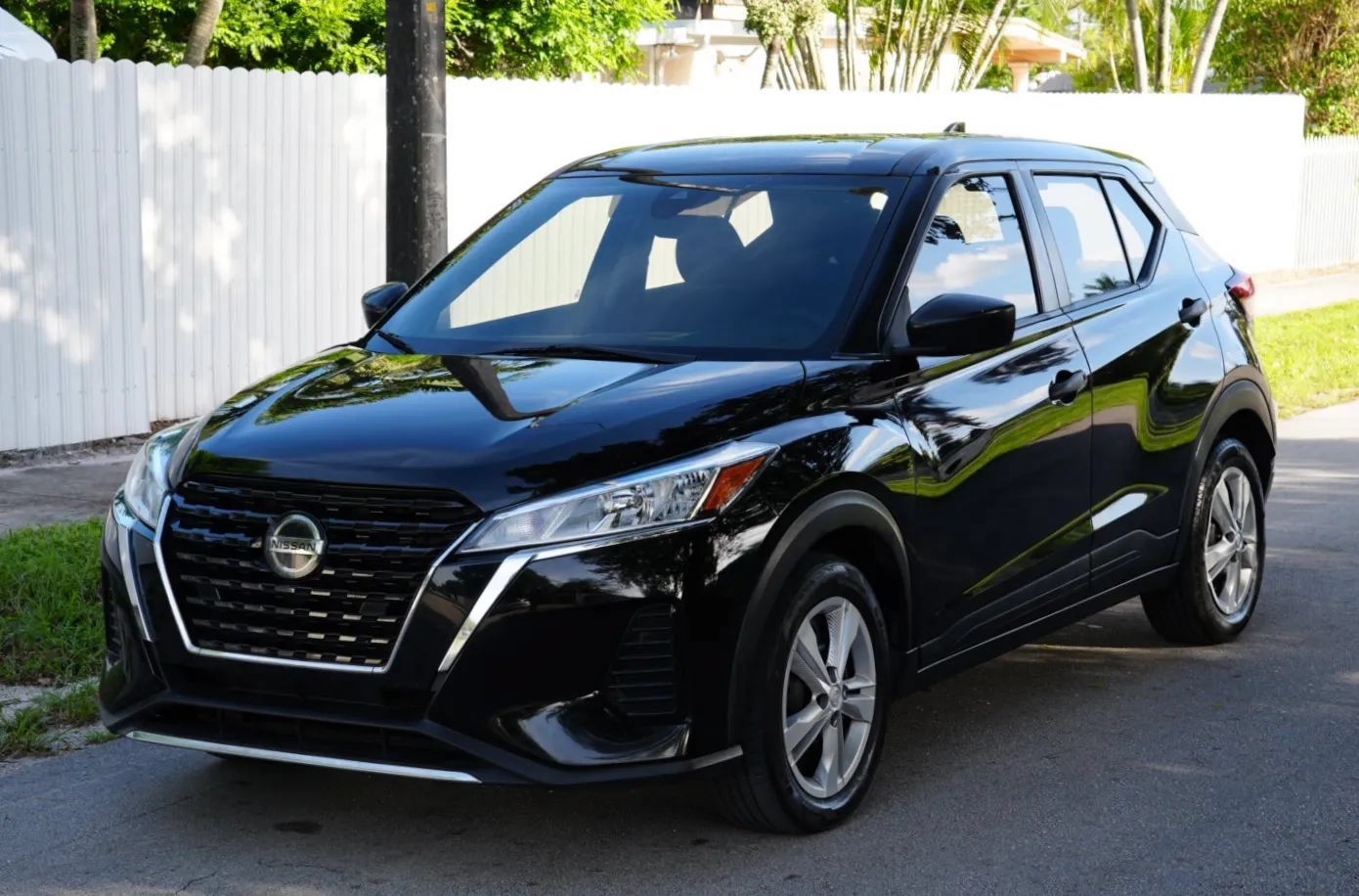 Used 2021 Nissan Kicks S FWD image 4