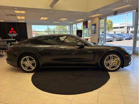 Used 2018 Porsche Panamera 4 AWD/4WD image 4