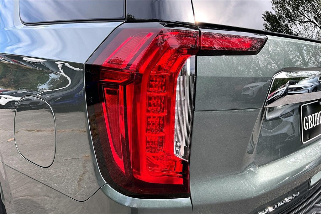 Used 2023 GMC Yukon SLT AWD/4WD image 42