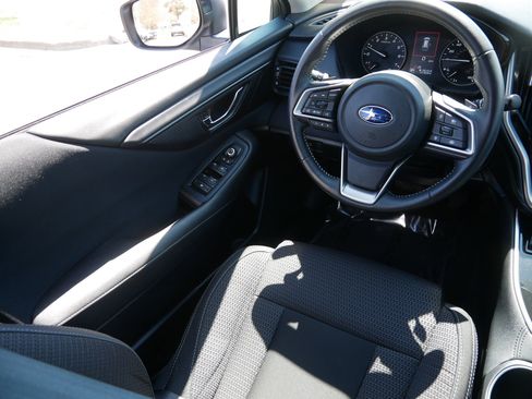 Certified 2025 Subaru Outback Premium AWD/4WD image 9