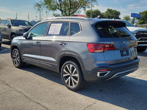 Used 2023 Volkswagen Taos SE FWD image 5