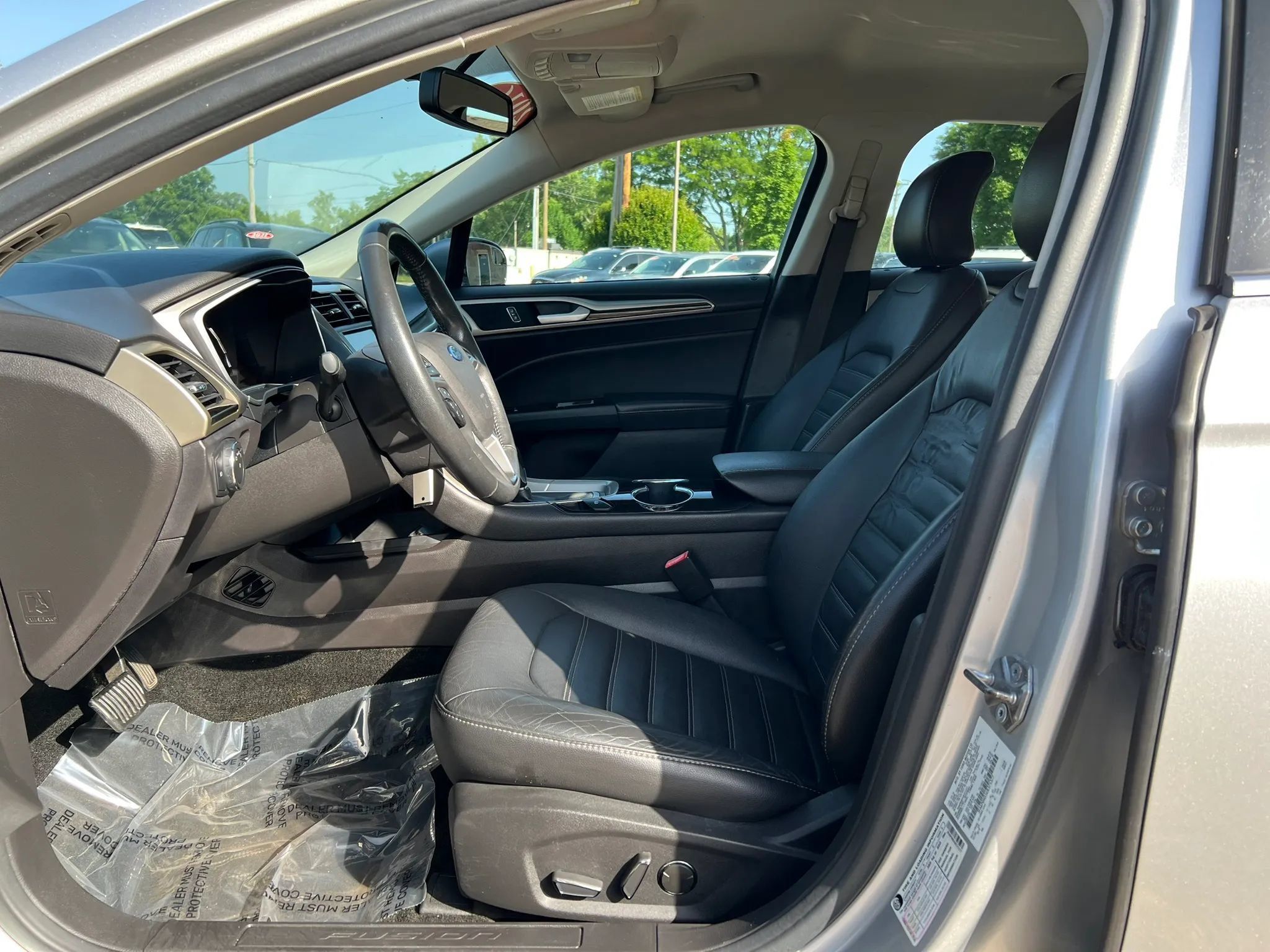 Used 2016 Ford Fusion SE w/ Equipment Group 202A FWD image 20