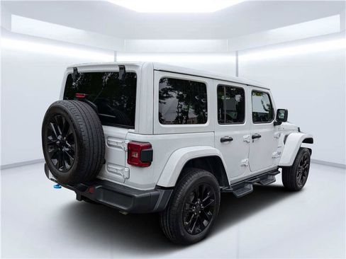 Used 2024 Jeep Wrangler Unlimited Sahara AWD/4WD image 3