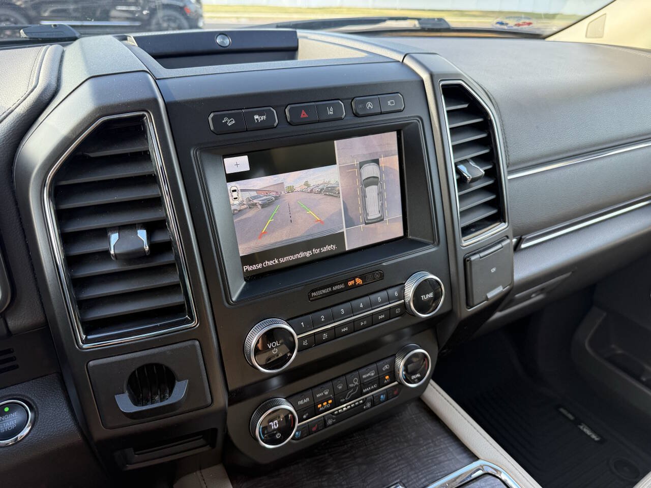 Used 2020 Ford Expedition Limited w/ Equipment Group 302A AWD/4WD image 22