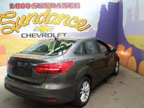 Used 2017 Ford Focus SE image 8