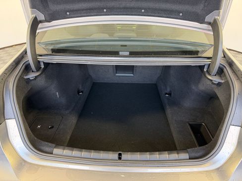 Certified 2024 BMW 760i xDrive w/ Executive Package AWD/4WD image 32