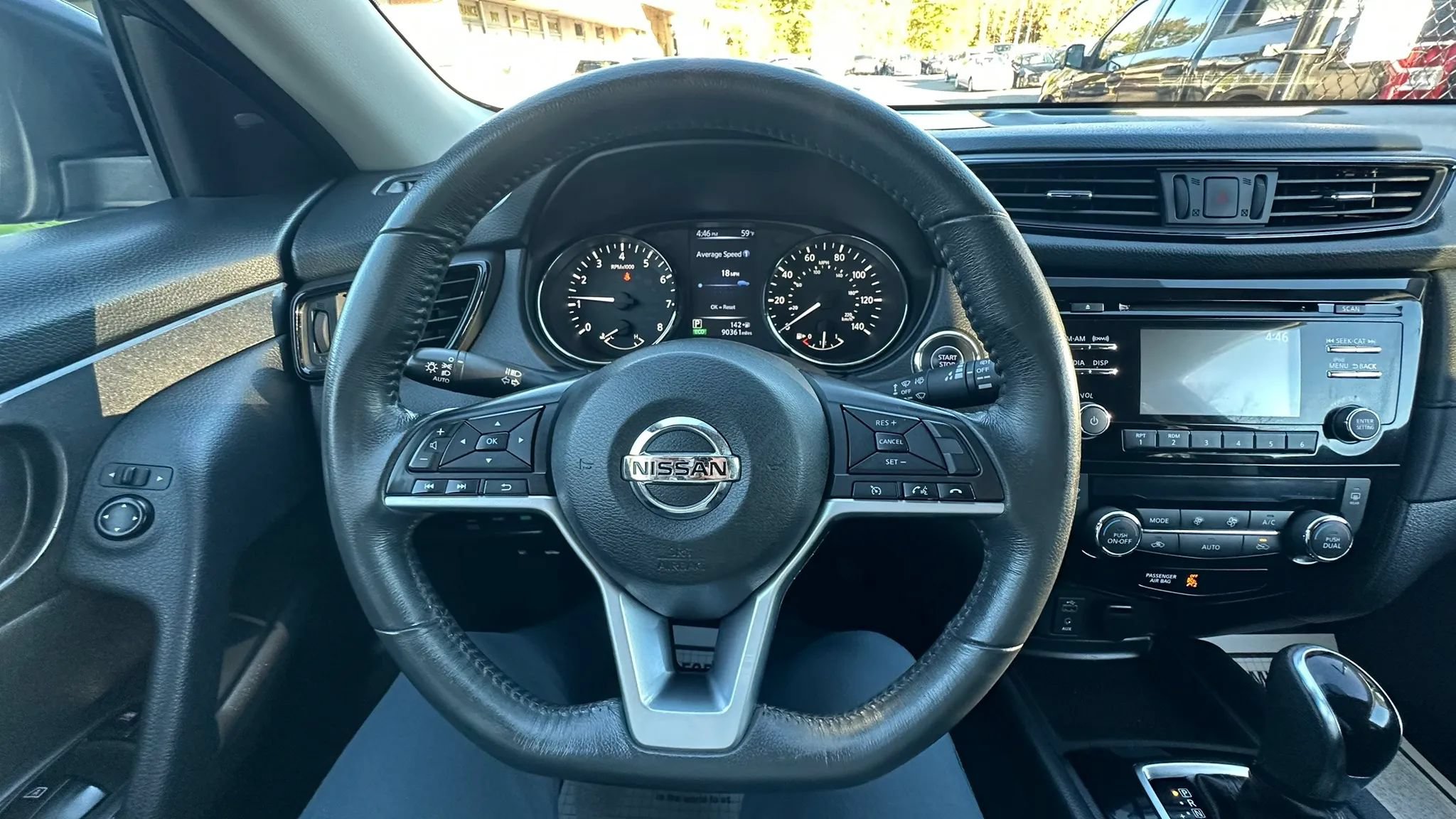 Used 2017 Nissan Rogue SV AWD/4WD image 16