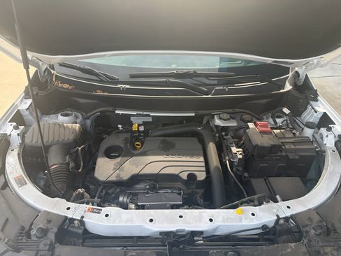 Used 2025 Chevrolet Equinox LT FWD image 12