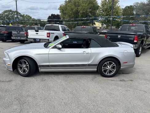 Used 2013 Ford Mustang Premium RWD image 2