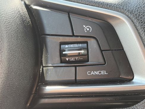 Used 2018 Subaru Crosstrek 2.0i AWD/4WD image 22