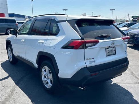 Used 2021 Toyota RAV4 XLE AWD/4WD image 5