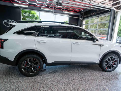 Used 2022 Kia Sorento SX Prestige w/ Rust Color Package AWD/4WD image 4