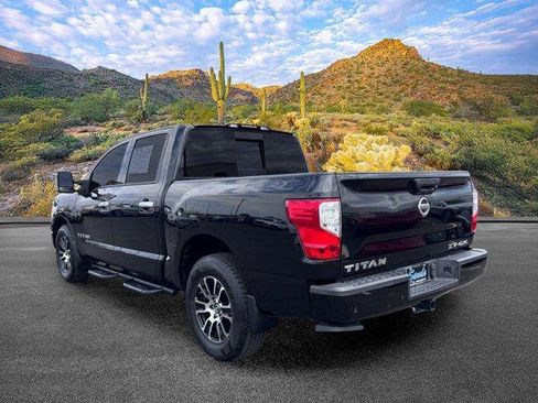 Used 2021 Nissan Titan SV w/ SV Convenience Package AWD/4WD image 7