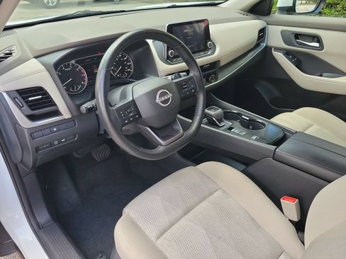 Used 2025 Nissan Rogue SV FWD image 15
