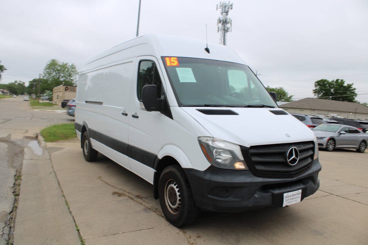 Used 2015 Mercedes-Benz Sprinter 2500 image 2