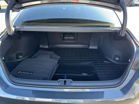 Used 2024 Lexus ES 300h Premium image 7