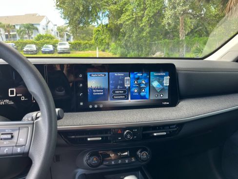 Used 2026 Nissan Kicks SV FWD image 16