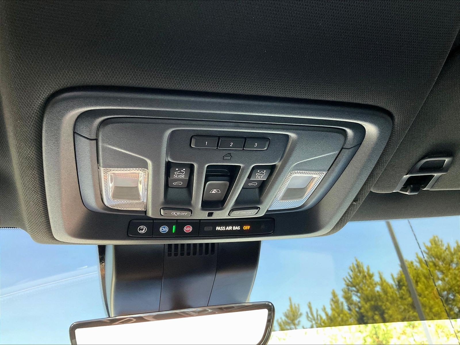 Used 2024 GMC Sierra 1500 AT4 w/ Technology Package AWD/4WD image 18