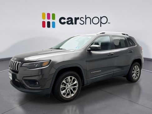 Used 2019 Jeep Cherokee Latitude Plus w/ Comfort/Convenience Group AWD/4WD image 1