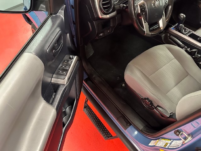 Certified 2019 Toyota Tacoma SR5 AWD/4WD image 9
