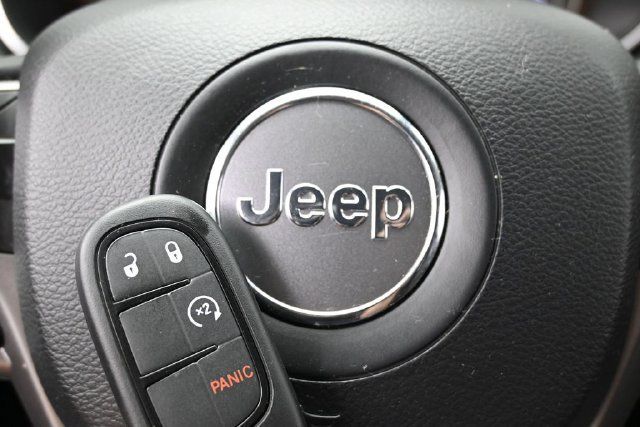 Used 2020 Jeep Cherokee Latitude Plus w/ Cold Weather Group AWD/4WD image 43