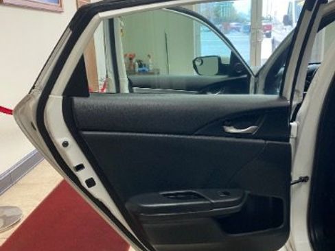 Used 2020 Honda Civic Sport image 12