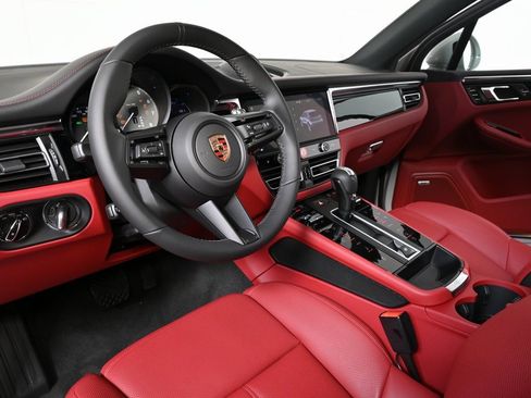 New 2026 Porsche Macan S image 4