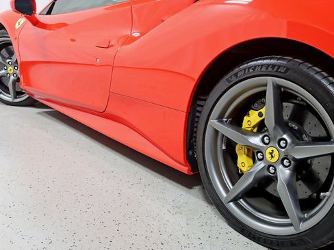 Used 2018 Ferrari 488 GTB image 13