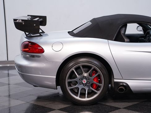 Used 2005 Dodge Viper SRT-10 image 26