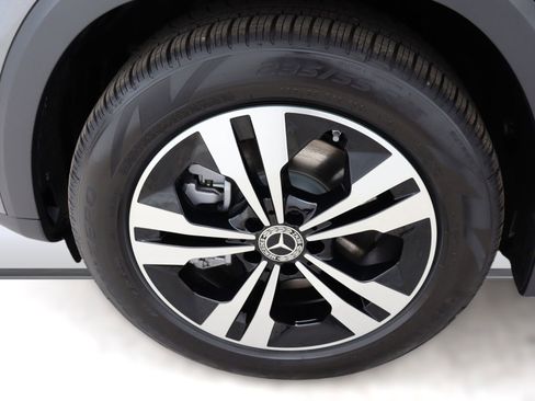 New 2025 Mercedes-Benz GLB 250 image 10