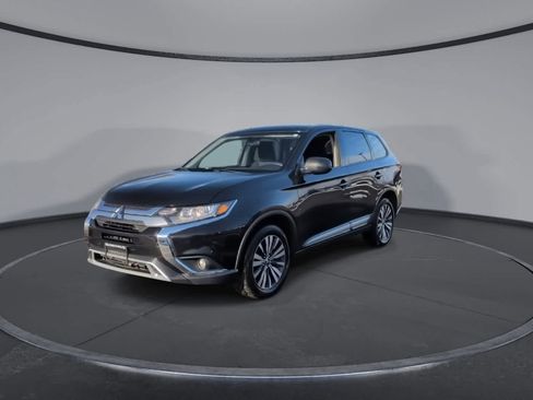 Used 2019 Mitsubishi Outlander ES image 3