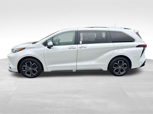 Certified 2025 Toyota Sienna Platinum AWD/4WD image 2