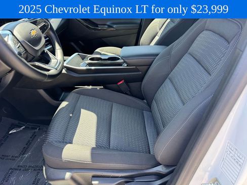 Used 2025 Chevrolet Equinox LT FWD image 15