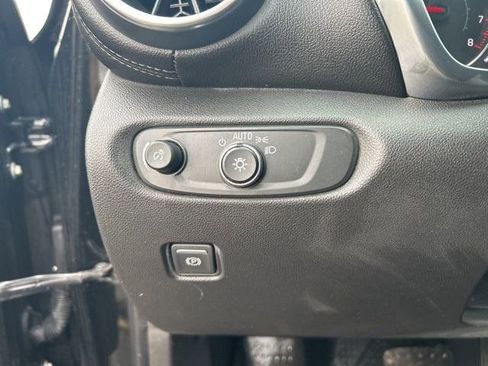 Used 2020 Chevrolet Blazer LT image 19