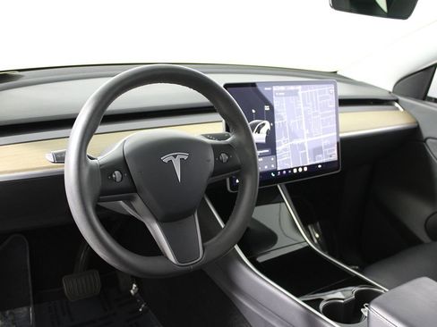 Used 2021 Tesla Model Y Long Range AWD/4WD image 7