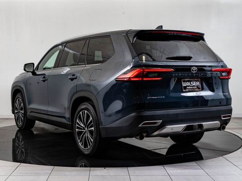 Used 2024 Toyota Grand Highlander AWD Hybrid image 6