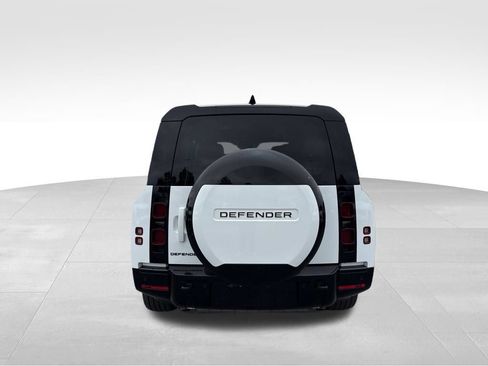 Used 2025 Land Rover Defender 130 X-Dynamic SE AWD/4WD image 7