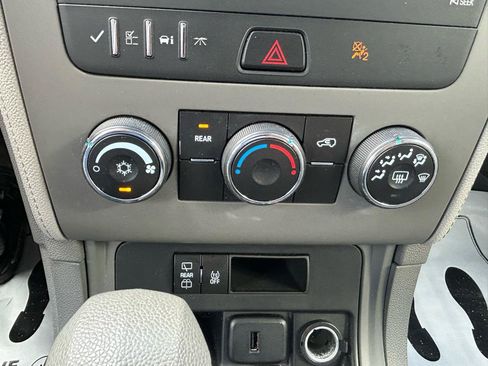 Used 2016 Chevrolet Traverse LS AWD/4WD image 25