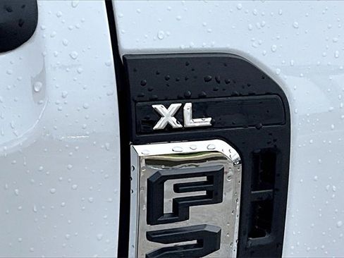 Used 2024 Ford F250 XL w/ Snow Plow/Camper Package image 25